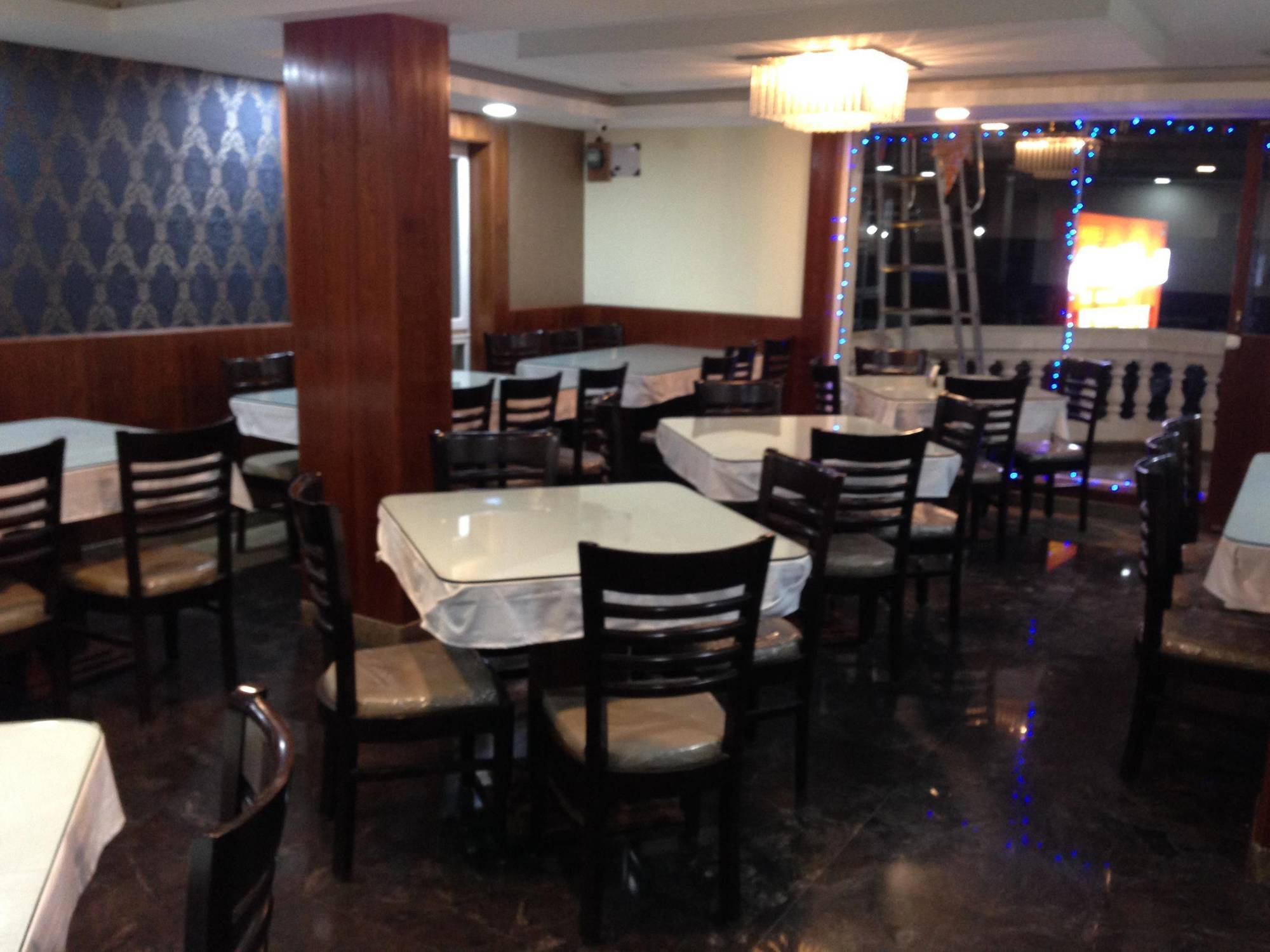 The Majestic Crown Hotel Ooty Exterior photo